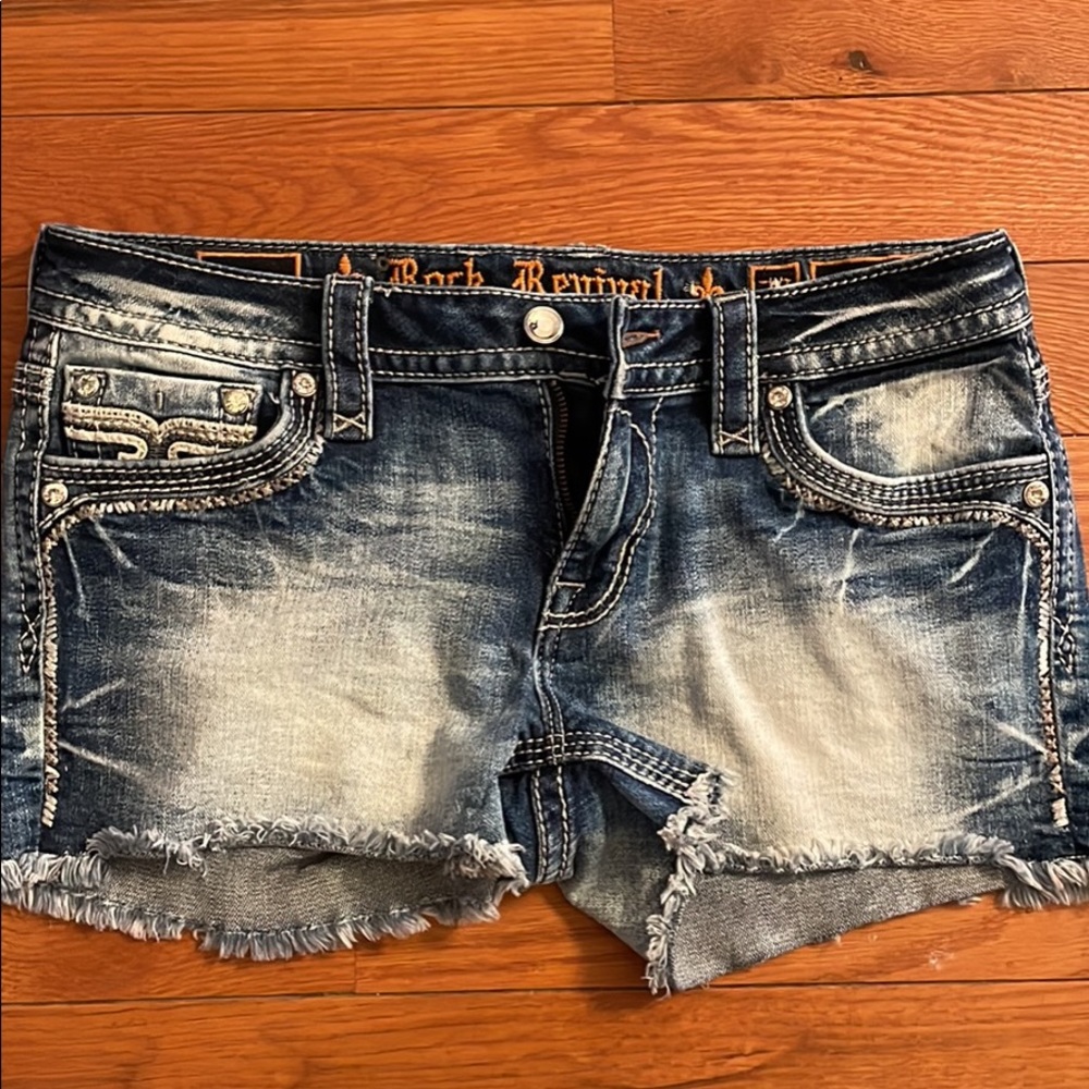 Nwot rock revival shorts size 29